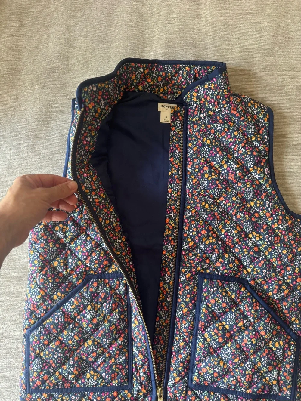 rewcuts Girls Quilted Floral Puffer Vest Navy Multicolor Zip Front Pockets M